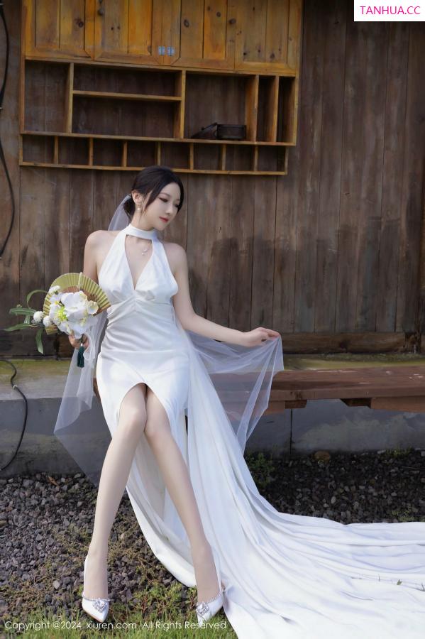 鱼子酱fish  [XiuRen]高清写真图 2024.11.01 No.9387 鱼子酱Fish 丝袜美腿第27张图片